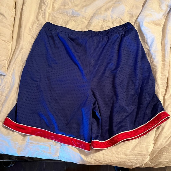 Large Chicago cub basketball shorts with string - Picture 2 of 3